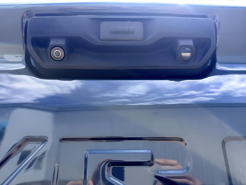 2020 BLUE /Gideon/Very Dark Atmosphere Chevrolet Silverado 2500HD 4WD Crew Cab Long Bed LTZ (1GC4YPEY7LF) with an Duramax 6.6L V-8 diesel direct injection engine, AUTOMATIC transmission, located at 1235 N Woodruff Ave., Idaho Falls, 83401, (208) 523-1053, 43.507172, -112.000488 - Heavy duty strength and diesel performance come together in this 2020 Chevrolet Silverado 2500HD Crew Cab 4x4 equipped with the 6.6L Duramax turbo diesel engine. Built for demanding towing and hauling needs, this 2500HD delivers the capability truck buyers expect when moving heavy trailers, equipmen- Photo#4