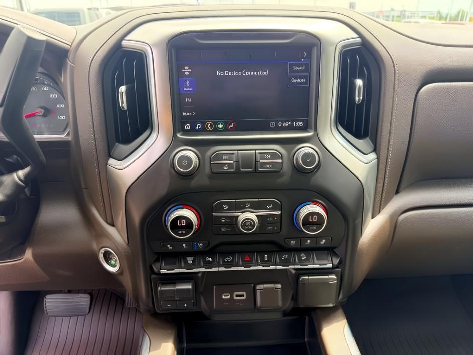 2020 BLUE /Gideon/Very Dark Atmosphere Chevrolet Silverado 2500HD 4WD Crew Cab Long Bed LTZ (1GC4YPEY7LF) with an Duramax 6.6L V-8 diesel direct injection engine, AUTOMATIC transmission, located at 1235 N Woodruff Ave., Idaho Falls, 83401, (208) 523-1053, 43.507172, -112.000488 - Heavy duty strength and diesel performance come together in this 2020 Chevrolet Silverado 2500HD Crew Cab 4x4 equipped with the 6.6L Duramax turbo diesel engine. Built for demanding towing and hauling needs, this 2500HD delivers the capability truck buyers expect when moving heavy trailers, equipmen- Photo#16