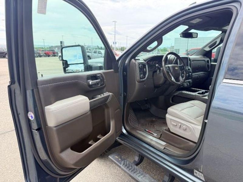 2020 Shadow Gray Metallic /Gideon/Very Dark Atmosphere Chevrolet Silverado LTZ (1GC4YPEY7LF) with an V8, 6.6L engine, 10-speed automatic transmission, located at 1175 N Woodruff Ave, Idaho Falls, ID, 83401, 43.506901, -111.999657 - <b>Vehicle Details</b><br>Take command of capability and comfort in this 2020 Chevrolet Silverado 2500 LTZ 4WD, powered by the proven V8 6.6L Diesel engine and ready for serious work or weekend adventure. Located in Idaho Falls, ID, this heavy-duty pickup delivers the bold performance, refined craft- Photo#12