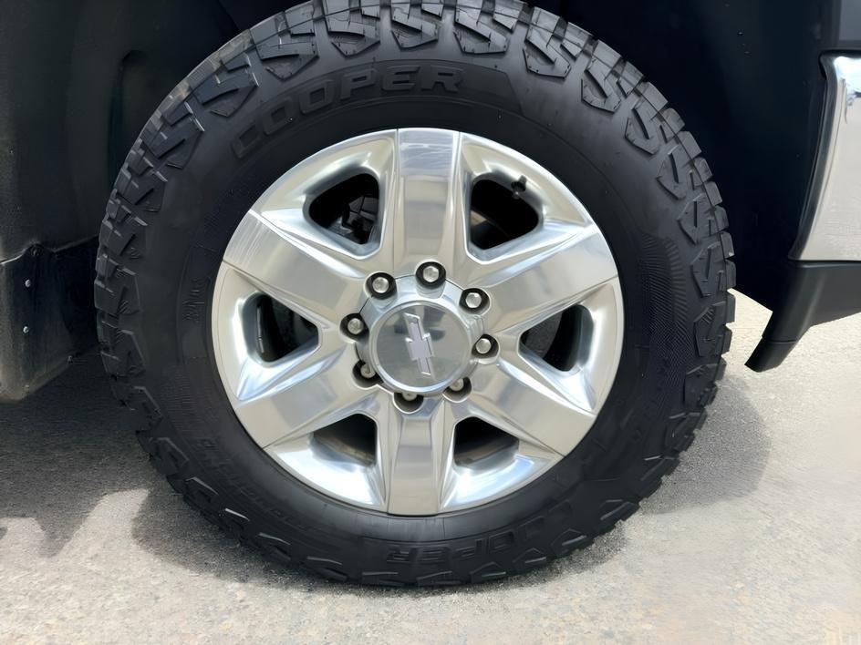 2020 Shadow Gray Metallic /Gideon/Very Dark Atmosphere Chevrolet Silverado LTZ (1GC4YPEY7LF) with an V8, 6.6L engine, 10-speed automatic transmission, located at 1175 N Woodruff Ave, Idaho Falls, ID, 83401, 43.506901, -111.999657 - <b>Vehicle Details</b><br>Take command of capability and comfort in this 2020 Chevrolet Silverado 2500 LTZ 4WD, powered by the proven V8 6.6L Diesel engine and ready for serious work or weekend adventure. Located in Idaho Falls, ID, this heavy-duty pickup delivers the bold performance, refined craft- Photo#41