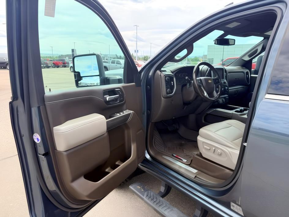 2020 Shadow Gray Metallic /Gideon/Very Dark Atmosphere Chevrolet Silverado LTZ (1GC4YPEY7LF) with an V8, 6.6L engine, 10-speed automatic transmission, located at 1175 N Woodruff Ave, Idaho Falls, ID, 83401, 43.506901, -111.999657 - <b>Vehicle Details</b><br>Take command of capability and comfort in this 2020 Chevrolet Silverado 2500 LTZ 4WD, powered by the proven V8 6.6L Diesel engine and ready for serious work or weekend adventure. Located in Idaho Falls, ID, this heavy-duty pickup delivers the bold performance, refined craft- Photo#42