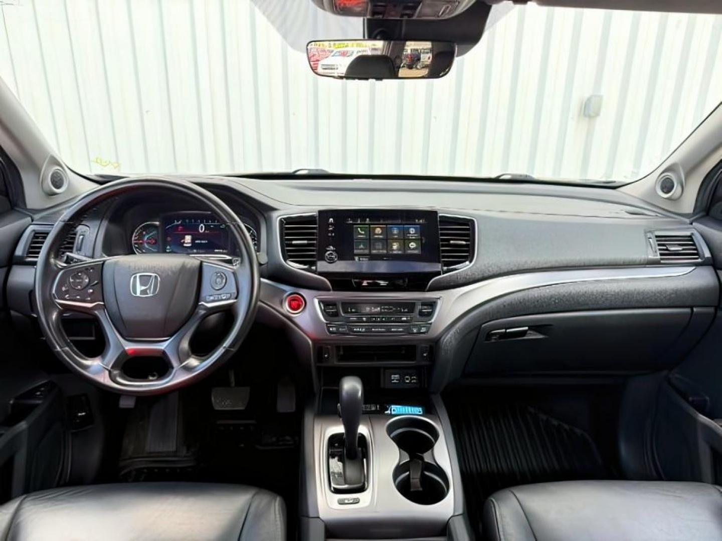 2019 BLACK /Black Honda Pilot EX-L (5FNYF6H58KB) with an 3.5L V-6 gasoline direct injection engine, AUTOMATIC transmission, located at 1235 N Woodruff Ave., Idaho Falls, 83401, (208) 523-1053, 43.507172, -112.000488 - At Timberline Auto, finding a great deal on your next vehicle is always easy! Our experienced sales staff goal is to help find you the right vehicle at the right price! Our knowledgeable finance department has options for almost any credit score. We offer extended service contract options to prot - Photo#27