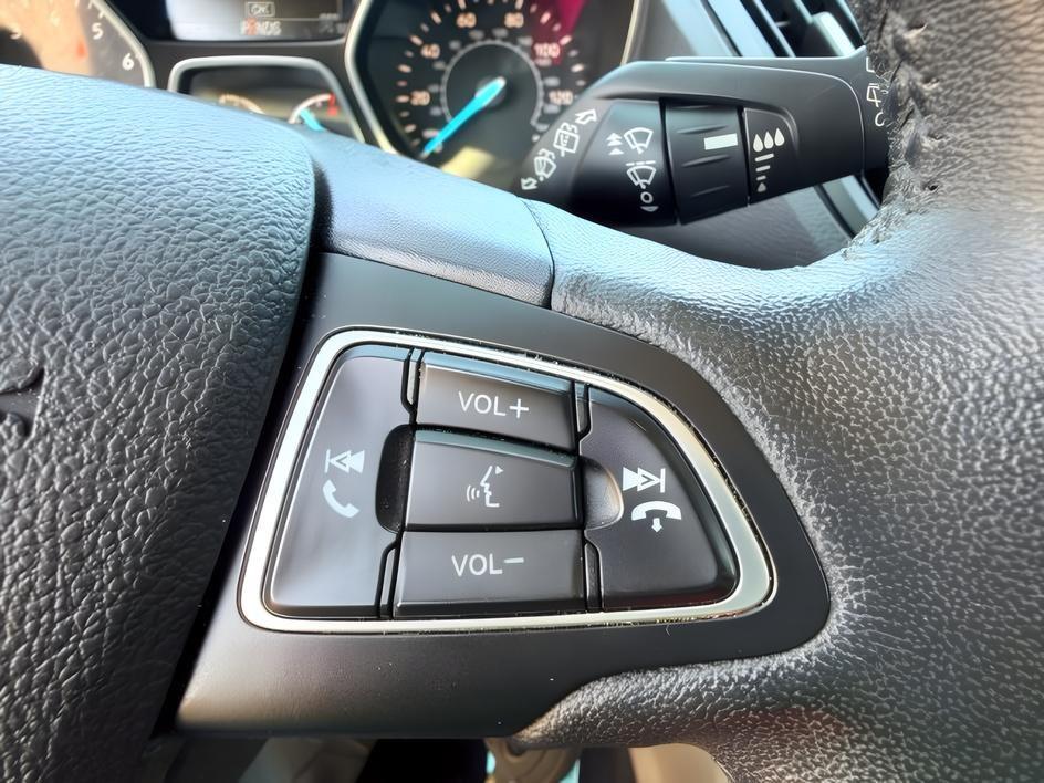 2018 GOLD /Medium Light Stone Ford Escape (1FMCU9HD3JU) with an EcoBoost 15L I-4 gasoline direct injection engine, Automatic transmission, located at 1175 N Woodruff Ave, Idaho Falls, ID, 83401, 43.506901, -111.999657- Photo#18