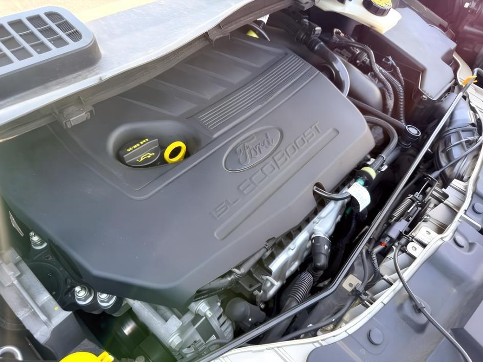 2018 GOLD /Medium Light Stone Ford Escape (1FMCU9HD3JU) with an EcoBoost 15L I-4 gasoline direct injection engine, Automatic transmission, located at 1175 N Woodruff Ave, Idaho Falls, ID, 83401, 43.506901, -111.999657- Photo#25