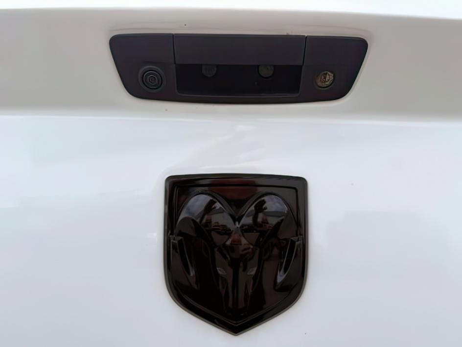 2014 WHITE /Black Ram 1500 (1C6RR7MTXES) with an HEMI 57L V-8 variable valve control engine, Automatic transmission, located at 1175 N Woodruff Ave, Idaho Falls, ID, 83401, 43.506901, -111.999657 - At Timberline Auto, finding a great deal on your next vehicle is always easy! Our experienced sales staff goal is to help find you the right vehicle at the right price! Our knowledgeable finance department has options for almost any credit score. We offer extended service contract options to prot - Photo#4