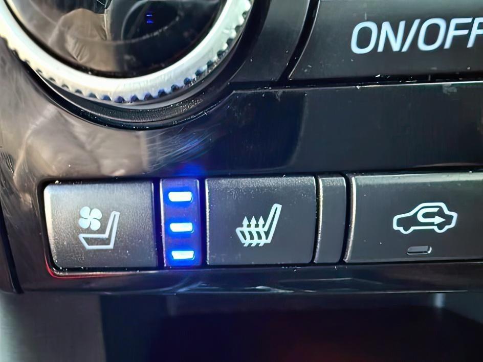 2022 GRAY /Slate Black Subaru Ascent Touring (4S4WMARD8N3) with an 2.4L H-4 gasoline direct injection engine, AUTOMATIC transmission, located at 1235 N Woodruff Ave., Idaho Falls, 83401, (208) 523-1053, 43.507172, -112.000488 - At Timberline Auto, finding a great deal on your next vehicle is always easy! Our experienced sales staff goal is to help find you the right vehicle at the right price! Our knowledgeable finance department has options for almost any credit score. We offer extended service contract options to prot- Photo#21