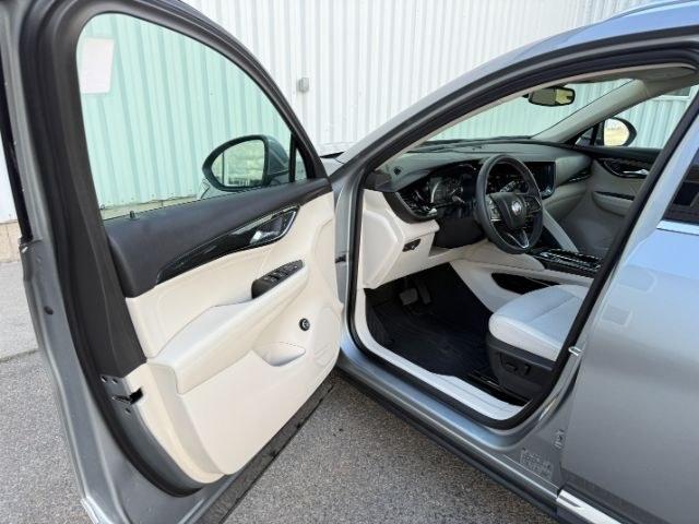 2023 SILVER /Ebony w/Ebony Accents Buick Envision Preferred AWD (LRBFZMR48PD) with an 2L I-4 gasoline direct injection engine, AUTOMATIC transmission, located at 1235 N Woodruff Ave., Idaho Falls, 83401, (208) 523-1053, 43.507172, -112.000488 - 2023 Buick Envision Preferred AWD powered by a 2.0L Turbo ECOTEC 4-cylinder engine paired with a 9-speed automatic transmission. This all-wheel-drive SUV delivers responsive performance, confident all-weather handling, and a comfortable ride. Features include Bluetooth connectivity, wireless Apple C- Photo#44