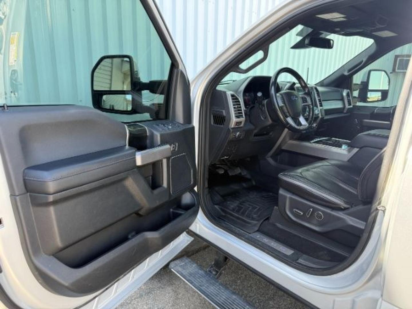 2019 SILVER /Black Ford F-350 Platinum (1FT8W3BT7KE) with an Powerstroke 6.7L V-8 diesel direct injection engine, AUTOMATIC transmission, located at 1235 N Woodruff Ave., Idaho Falls, 83401, (208) 523-1053, 43.507172, -112.000488 - At Timberline Auto, finding a great deal on your next vehicle is always easy! Our experienced sales staff goal is to help find you the right vehicle at the right price! Our knowledgeable finance department has options for almost any credit score. We offer extended service contract options to prot - Photo#40