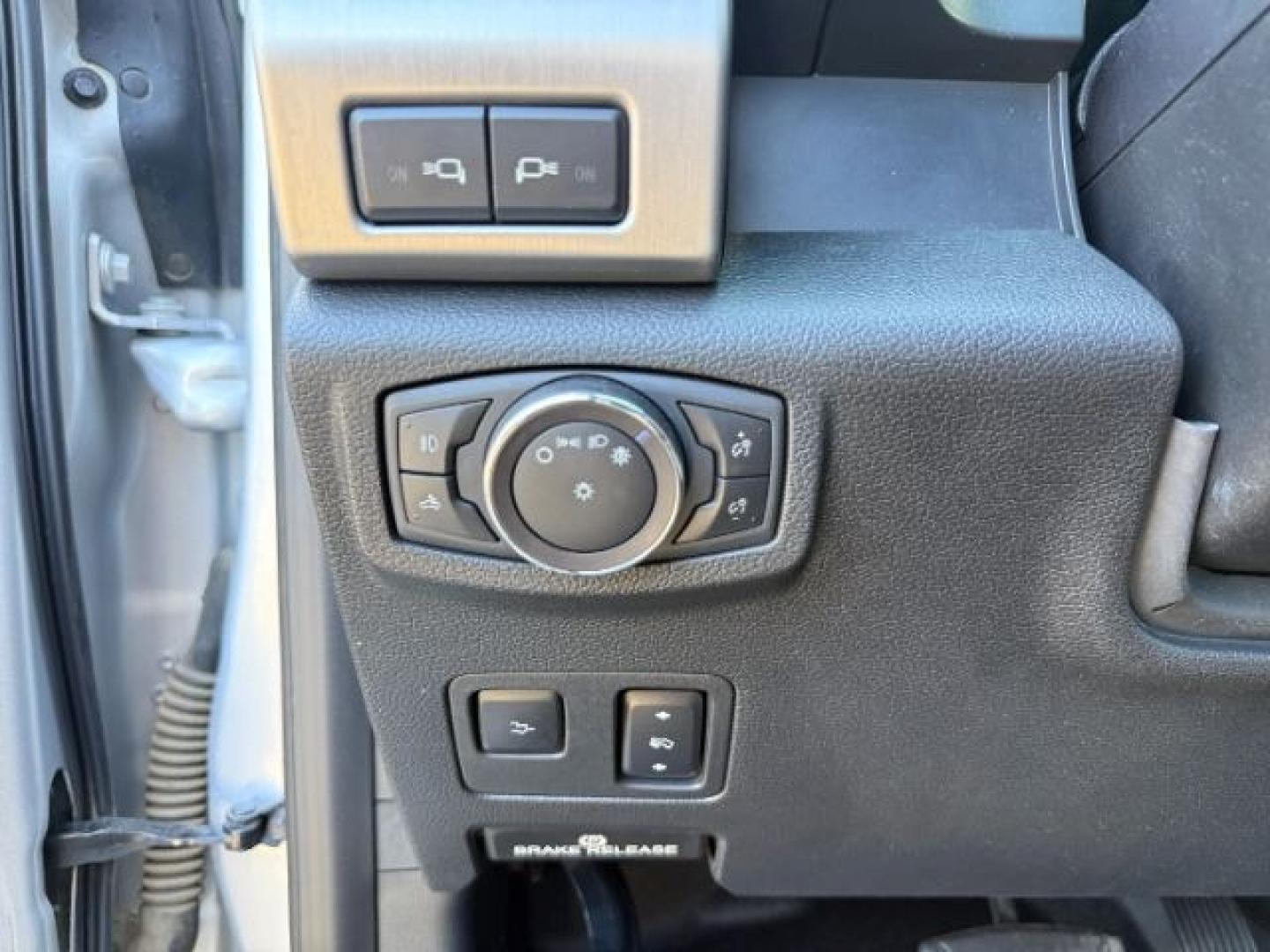 2019 SILVER /Black Ford F-350 Platinum (1FT8W3BT7KE) with an Powerstroke 6.7L V-8 diesel direct injection engine, AUTOMATIC transmission, located at 1235 N Woodruff Ave., Idaho Falls, 83401, (208) 523-1053, 43.507172, -112.000488 - At Timberline Auto, finding a great deal on your next vehicle is always easy! Our experienced sales staff goal is to help find you the right vehicle at the right price! Our knowledgeable finance department has options for almost any credit score. We offer extended service contract options to prot - Photo#51