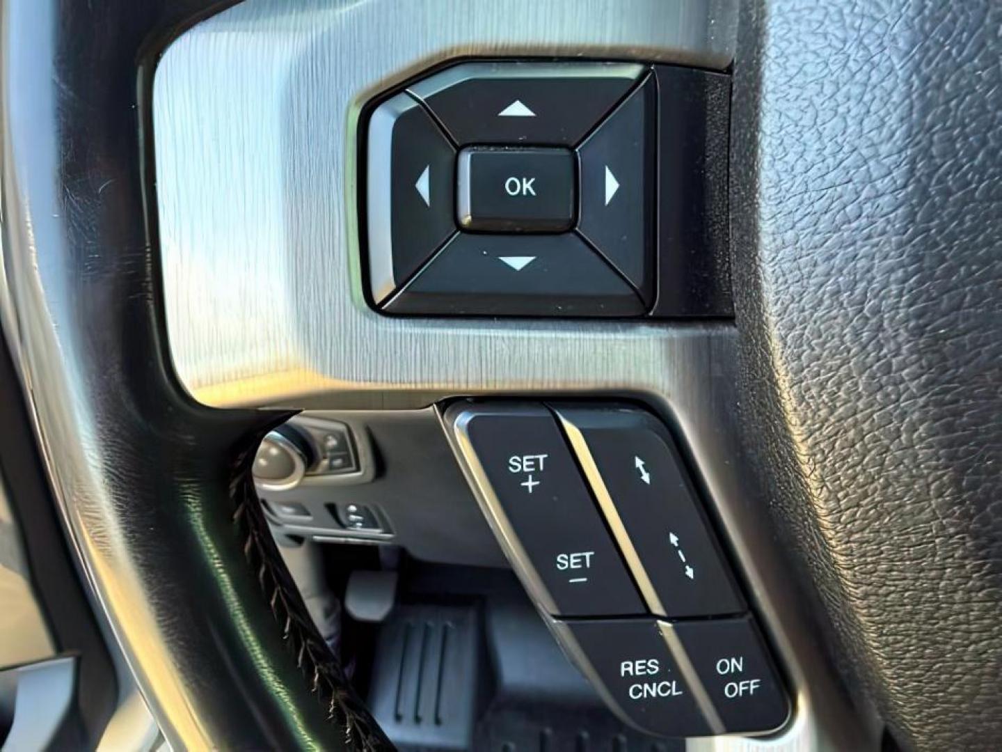 2019 SILVER /Black Ford F-350 Platinum (1FT8W3BT7KE) with an Powerstroke 6.7L V-8 diesel direct injection engine, AUTOMATIC transmission, located at 1235 N Woodruff Ave., Idaho Falls, 83401, (208) 523-1053, 43.507172, -112.000488 - At Timberline Auto, finding a great deal on your next vehicle is always easy! Our experienced sales staff goal is to help find you the right vehicle at the right price! Our knowledgeable finance department has options for almost any credit score. We offer extended service contract options to prot - Photo#21