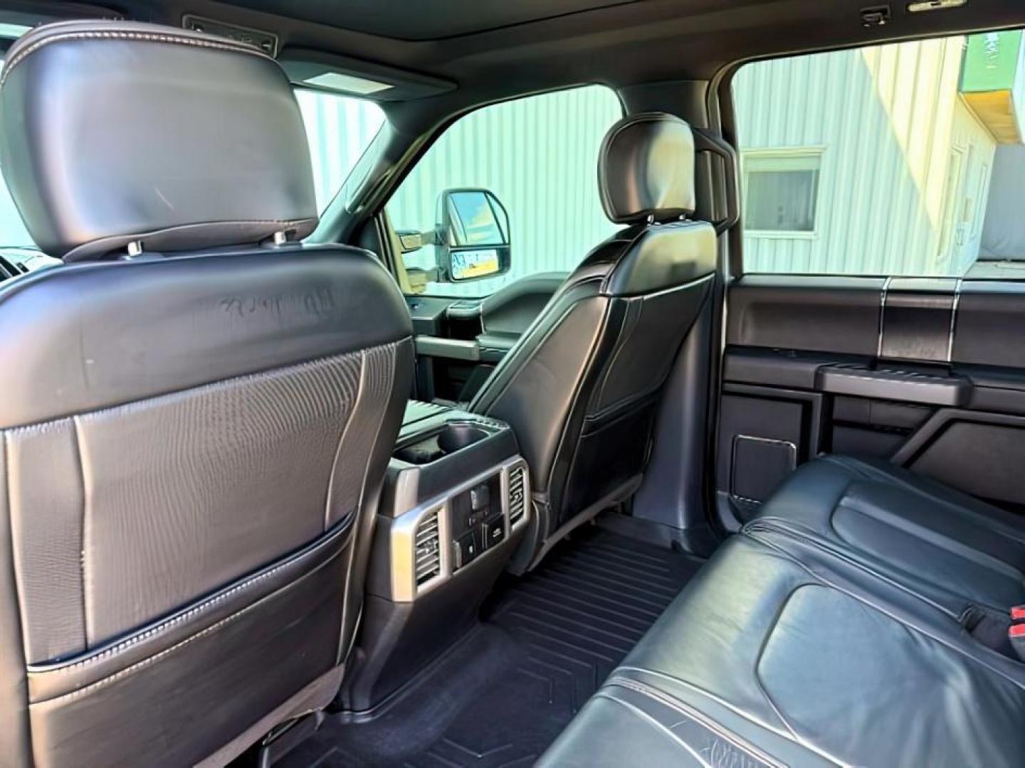 2019 SILVER /Black Ford F-350 Platinum (1FT8W3BT7KE) with an Powerstroke 6.7L V-8 diesel direct injection engine, AUTOMATIC transmission, located at 1235 N Woodruff Ave., Idaho Falls, 83401, (208) 523-1053, 43.507172, -112.000488 - At Timberline Auto, finding a great deal on your next vehicle is always easy! Our experienced sales staff goal is to help find you the right vehicle at the right price! Our knowledgeable finance department has options for almost any credit score. We offer extended service contract options to prot - Photo#27