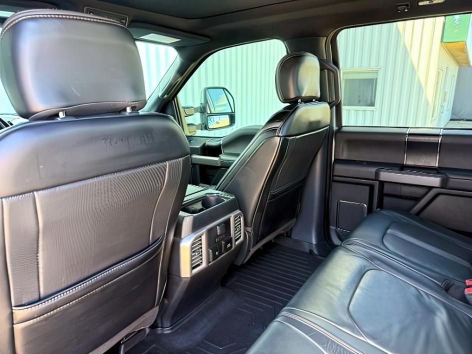 2019 SILVER /Black Ford F-350 (1FT8W3BT7KE) with an Powerstroke 67L V-8 diesel direct injection engine, Automatic transmission, located at 1175 N Woodruff Ave, Idaho Falls, ID, 83401, 43.506901, -111.999657 - At Timberline Auto, finding a great deal on your next vehicle is always easy! Our experienced sales staff goal is to help find you the right vehicle at the right price! Our knowledgeable finance department has options for almost any credit score. We offer extended service contract options to prot - Photo#27