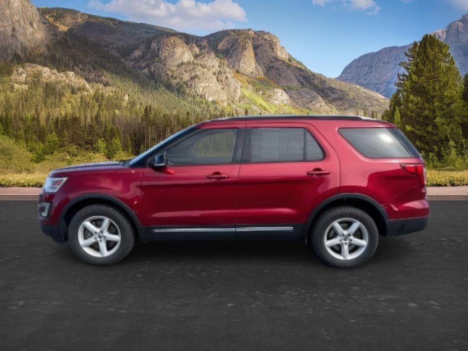 photo of 2017 Ford Explorer XLT