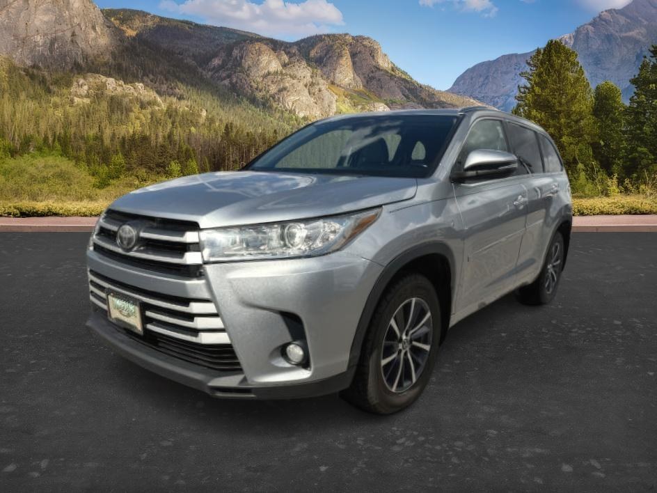 photo of 2017 Toyota Highlander XLE