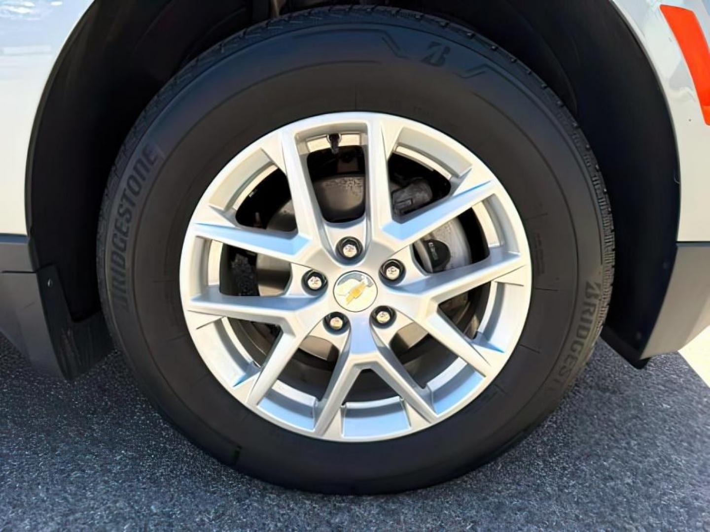 2023 GRAY /CLOTH Chevrolet Equinox LT (3GNAXUEG0PS) with an 1.5L I4 TURBO engine, AUTOMATIC transmission, located at 1235 N Woodruff Ave., Idaho Falls, 83401, (208) 523-1053, 43.507172, -112.000488 - At Timberline Auto, finding a great deal on your next vehicle is always easy! Our experienced sales staff goal is to help find you the right vehicle at the right price! Our knowledgeable finance department has options for almost any credit score. We offer extended service contract options to prot - Photo#13