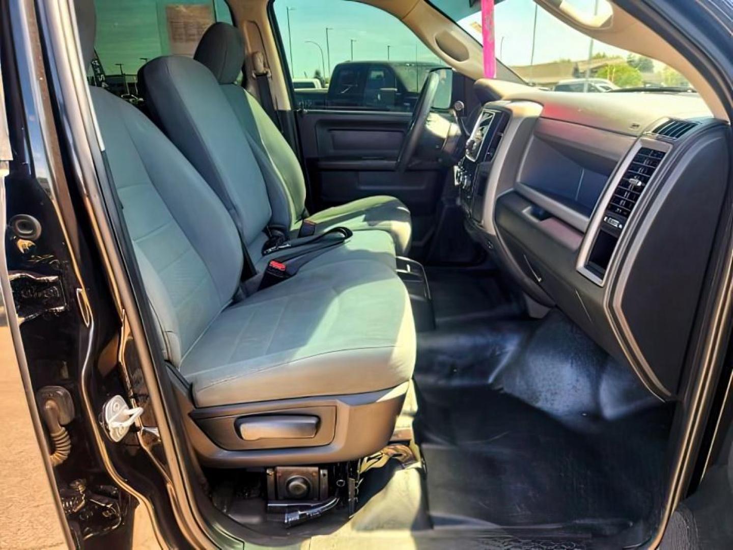 2018 BLACK /CLOTH Ram 3500 TRADESMAN (3C63RRGL4JG) with an 6.7L engine, AUTOMATIC transmission, located at 1235 N Woodruff Ave., Idaho Falls, 83401, (208) 523-1053, 43.507172, -112.000488 - At Timberline Auto, finding a great deal on your next vehicle is always easy! Our experienced sales staff goal is to help find you the right vehicle at the right price! Our knowledgeable finance department has options for almost any credit score. We offer extended service contract options to prot - Photo#16