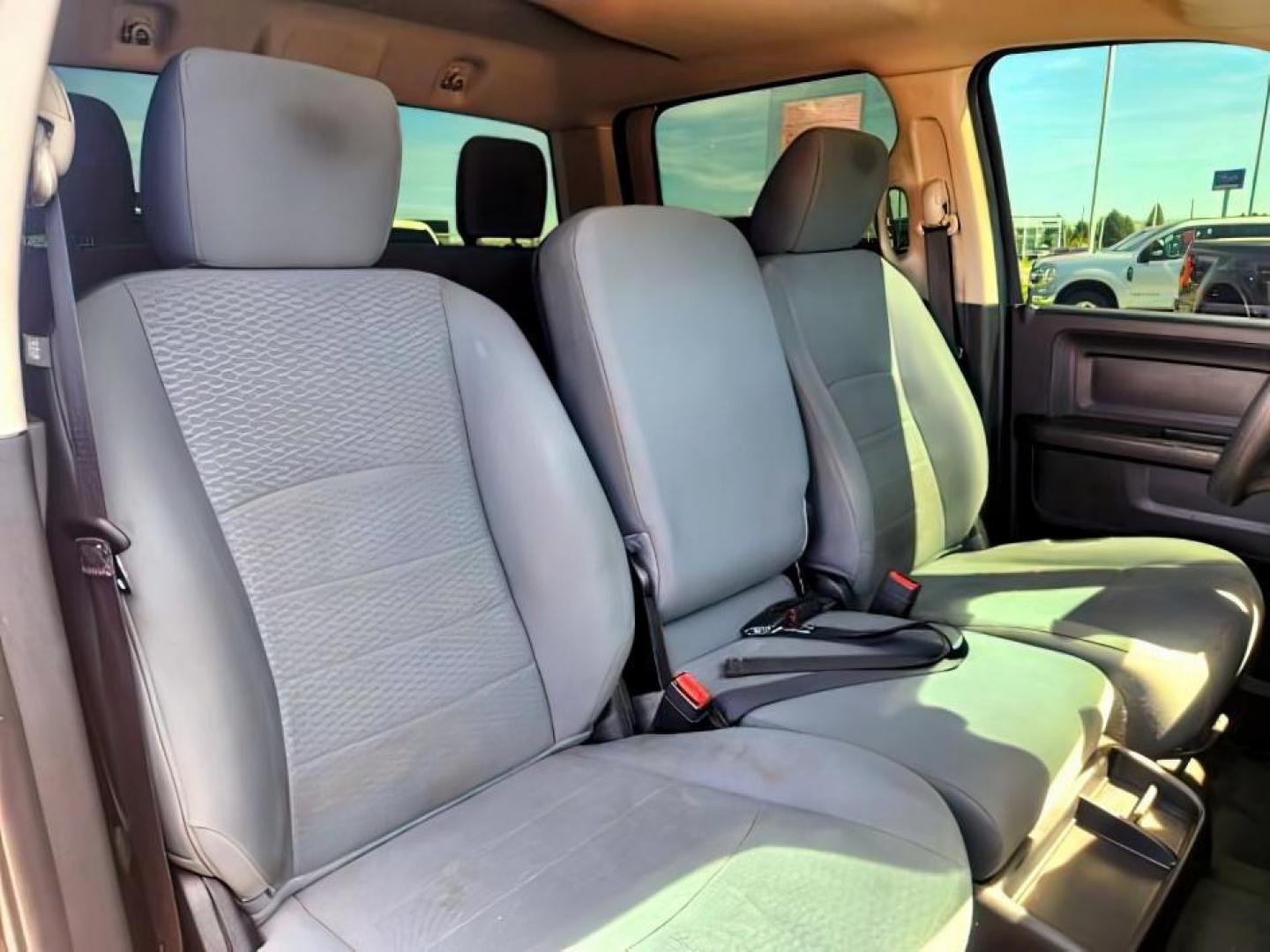 2018 BLACK /CLOTH Ram 3500 TRADESMAN (3C63RRGL4JG) with an 6.7L engine, AUTOMATIC transmission, located at 1235 N Woodruff Ave., Idaho Falls, 83401, (208) 523-1053, 43.507172, -112.000488 - At Timberline Auto, finding a great deal on your next vehicle is always easy! Our experienced sales staff goal is to help find you the right vehicle at the right price! Our knowledgeable finance department has options for almost any credit score. We offer extended service contract options to prot - Photo#17