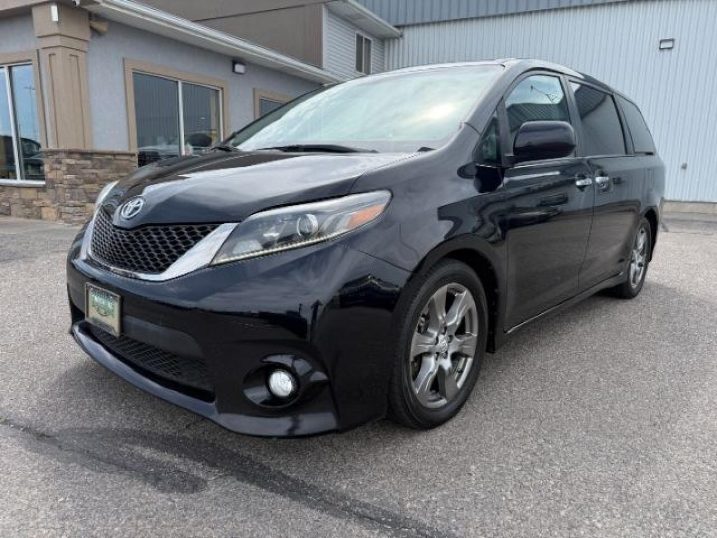 2017 BLACK /Black Toyota Sienna (5TDXZ3DC5HS) with an 35L V-6 portdirect injection engine, Automatic transmission, located at 1175 N Woodruff Ave, Idaho Falls, ID, 83401, 43.506901, -111.999657 - At Timberline Auto, finding a great deal on your next vehicle is always easy! Our experienced sales staff goal is to help find you the right vehicle at the right price! Our knowledgeable finance department has options for almost any credit score. We offer extended service contract options to prot - Photo#28