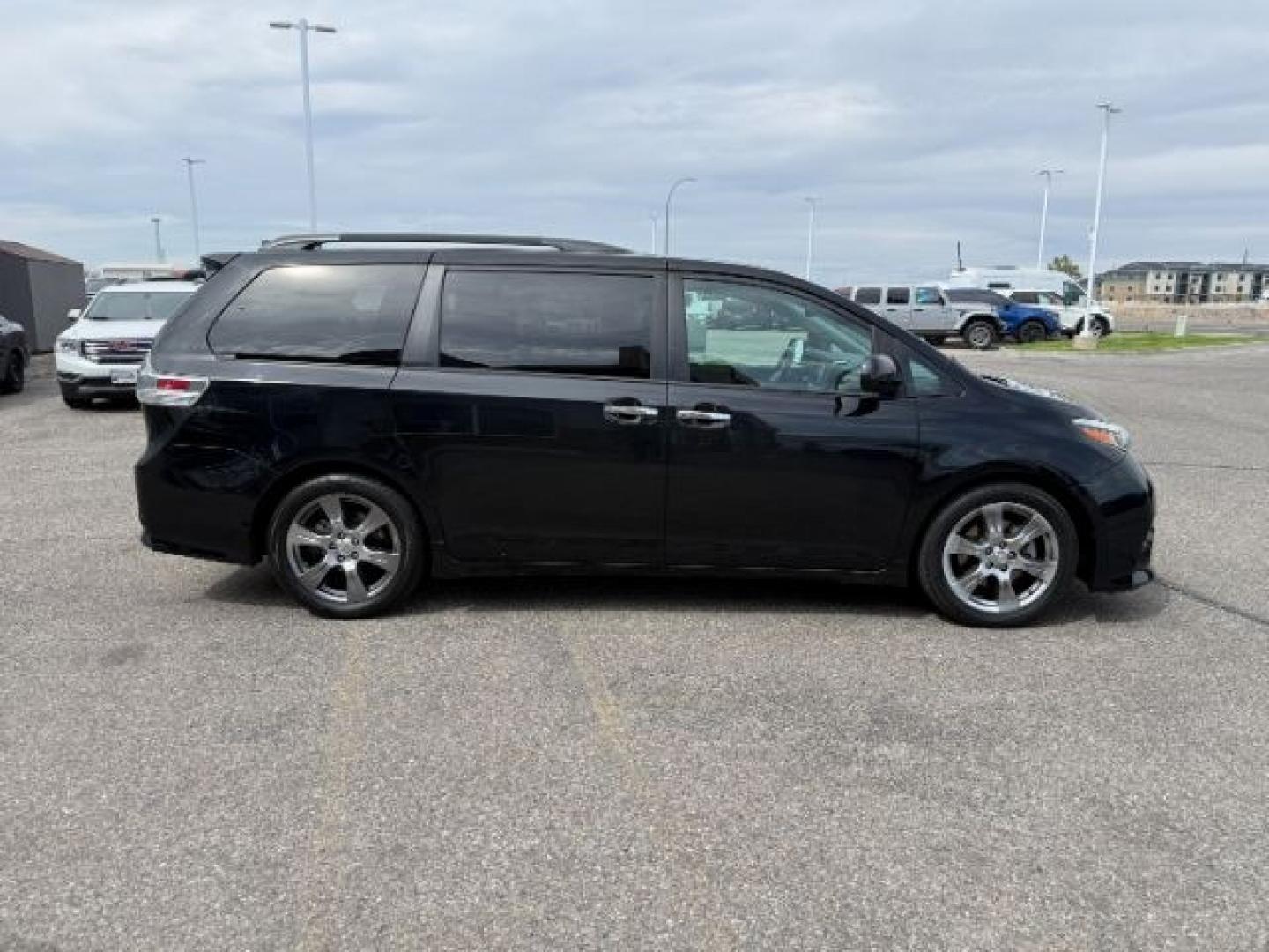 2017 BLACK /Black Toyota Sienna (5TDXZ3DC5HS) with an 35L V-6 portdirect injection engine, Automatic transmission, located at 1175 N Woodruff Ave, Idaho Falls, ID, 83401, 43.506901, -111.999657 - At Timberline Auto, finding a great deal on your next vehicle is always easy! Our experienced sales staff goal is to help find you the right vehicle at the right price! Our knowledgeable finance department has options for almost any credit score. We offer extended service contract options to prot - Photo#37
