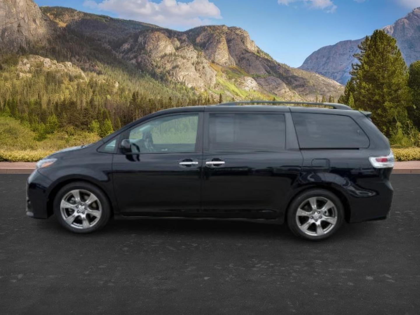 2017 BLACK /Black Toyota Sienna (5TDXZ3DC5HS) with an 35L V-6 portdirect injection engine, Automatic transmission, located at 1175 N Woodruff Ave, Idaho Falls, ID, 83401, 43.506901, -111.999657 - At Timberline Auto, finding a great deal on your next vehicle is always easy! Our experienced sales staff goal is to help find you the right vehicle at the right price! Our knowledgeable finance department has options for almost any credit score. We offer extended service contract options to prot - Photo#1