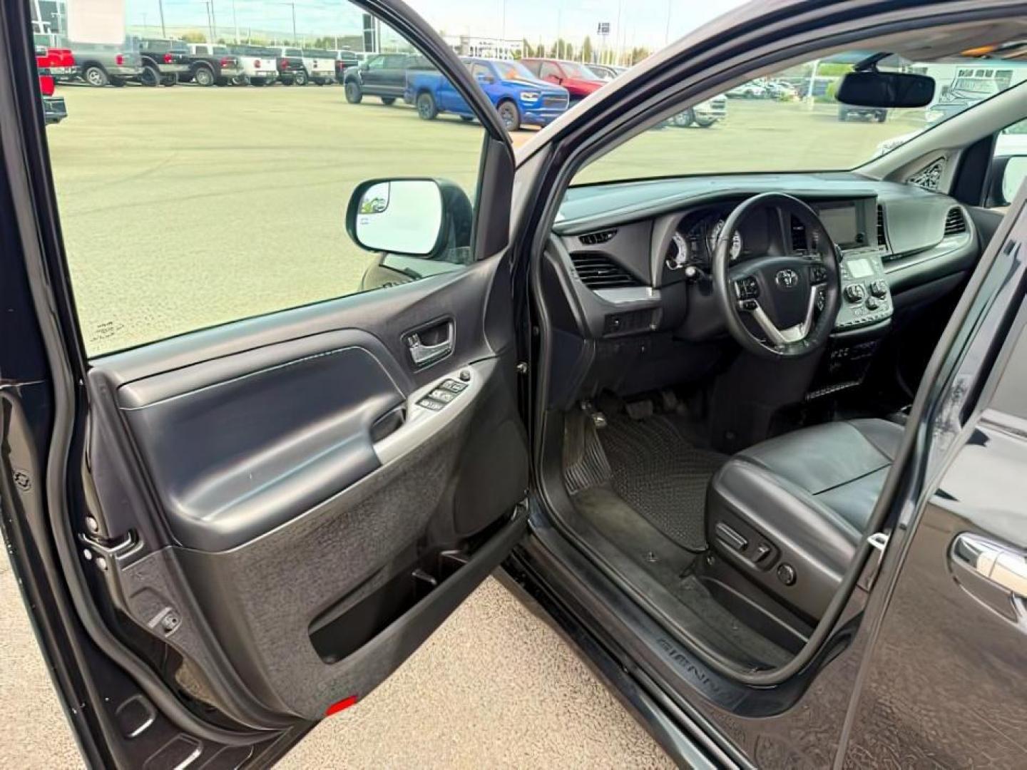 2017 BLACK /Black Toyota Sienna (5TDXZ3DC5HS) with an 35L V-6 portdirect injection engine, Automatic transmission, located at 1175 N Woodruff Ave, Idaho Falls, ID, 83401, 43.506901, -111.999657 - At Timberline Auto, finding a great deal on your next vehicle is always easy! Our experienced sales staff goal is to help find you the right vehicle at the right price! Our knowledgeable finance department has options for almost any credit score. We offer extended service contract options to prot - Photo#13