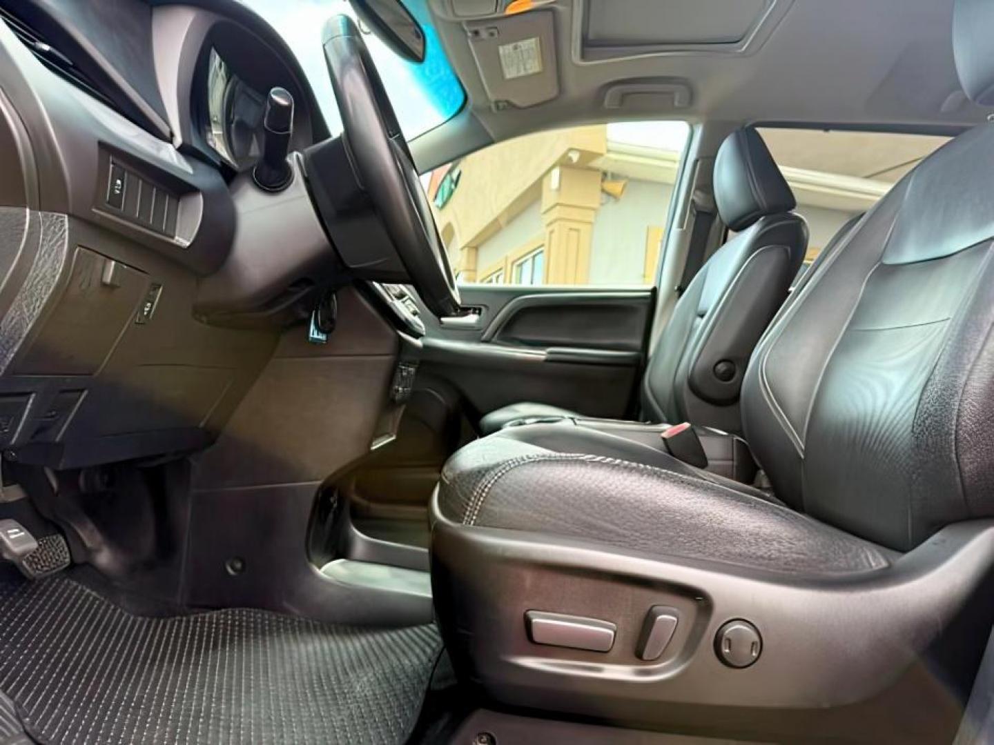 2017 BLACK /Black Toyota Sienna (5TDXZ3DC5HS) with an 35L V-6 portdirect injection engine, Automatic transmission, located at 1175 N Woodruff Ave, Idaho Falls, ID, 83401, 43.506901, -111.999657 - At Timberline Auto, finding a great deal on your next vehicle is always easy! Our experienced sales staff goal is to help find you the right vehicle at the right price! Our knowledgeable finance department has options for almost any credit score. We offer extended service contract options to prot - Photo#14