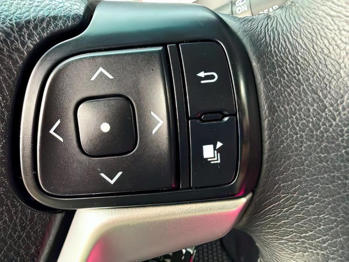 2017 BLACK /Black Toyota Sienna (5TDXZ3DC5HS) with an 35L V-6 portdirect injection engine, Automatic transmission, located at 1175 N Woodruff Ave, Idaho Falls, ID, 83401, 43.506901, -111.999657 - At Timberline Auto, finding a great deal on your next vehicle is always easy! Our experienced sales staff goal is to help find you the right vehicle at the right price! Our knowledgeable finance department has options for almost any credit score. We offer extended service contract options to prot - Photo#21