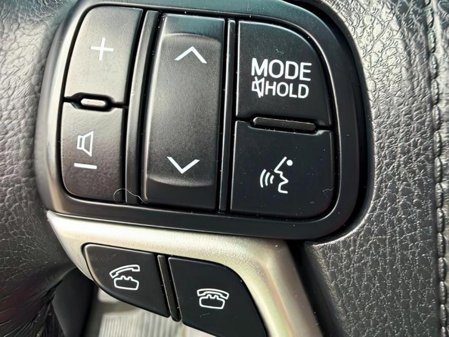 2017 BLACK /Black Toyota Sienna (5TDXZ3DC5HS) with an 35L V-6 portdirect injection engine, Automatic transmission, located at 1175 N Woodruff Ave, Idaho Falls, ID, 83401, 43.506901, -111.999657 - At Timberline Auto, finding a great deal on your next vehicle is always easy! Our experienced sales staff goal is to help find you the right vehicle at the right price! Our knowledgeable finance department has options for almost any credit score. We offer extended service contract options to prot - Photo#22