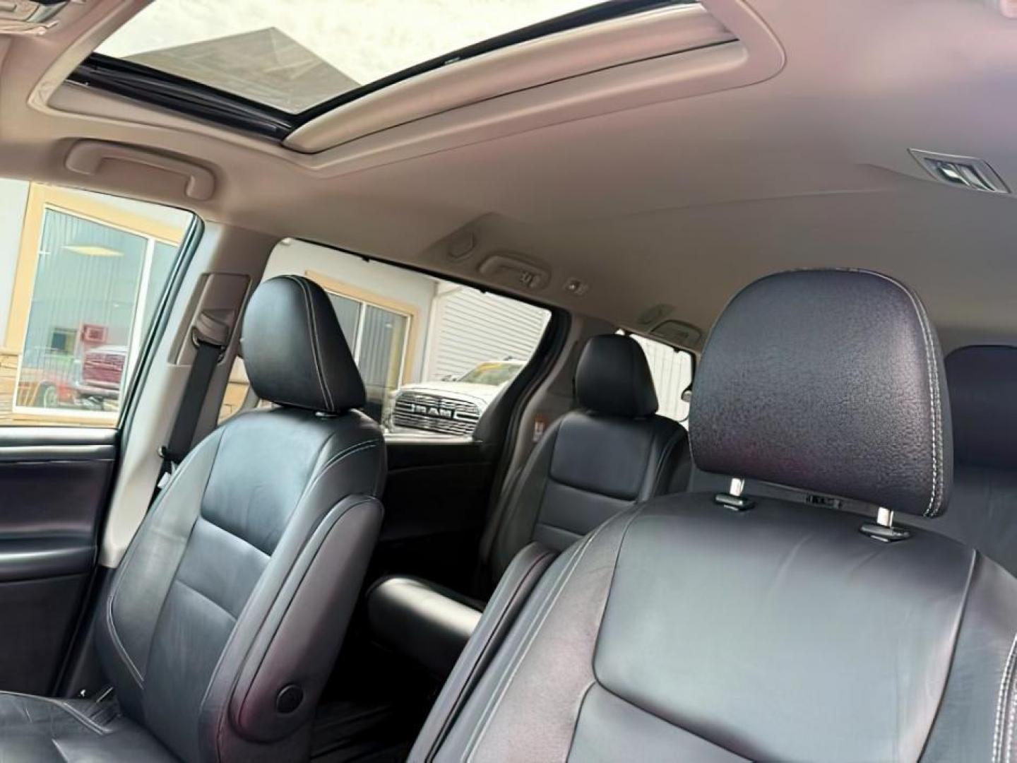 2017 BLACK /Black Toyota Sienna (5TDXZ3DC5HS) with an 35L V-6 portdirect injection engine, Automatic transmission, located at 1175 N Woodruff Ave, Idaho Falls, ID, 83401, 43.506901, -111.999657 - At Timberline Auto, finding a great deal on your next vehicle is always easy! Our experienced sales staff goal is to help find you the right vehicle at the right price! Our knowledgeable finance department has options for almost any credit score. We offer extended service contract options to prot - Photo#23