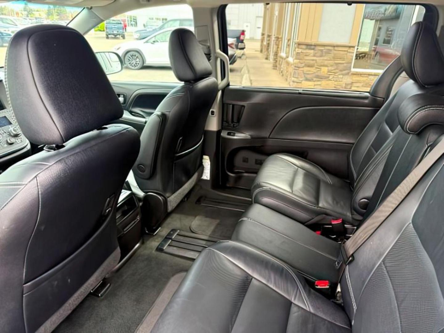 2017 BLACK /Black Toyota Sienna (5TDXZ3DC5HS) with an 35L V-6 portdirect injection engine, Automatic transmission, located at 1175 N Woodruff Ave, Idaho Falls, ID, 83401, 43.506901, -111.999657 - At Timberline Auto, finding a great deal on your next vehicle is always easy! Our experienced sales staff goal is to help find you the right vehicle at the right price! Our knowledgeable finance department has options for almost any credit score. We offer extended service contract options to prot - Photo#26