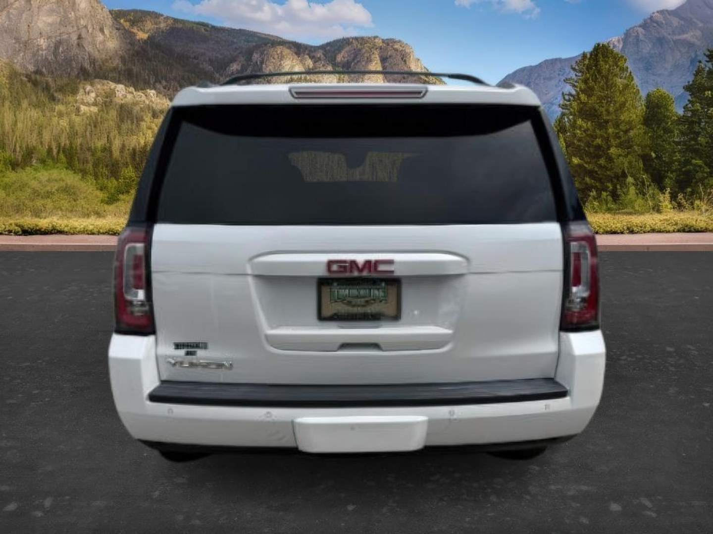 2016 WHITE /LEATHER GMC Yukon (1GKS2BKC6GR) with an 53L V8 VORTEC engine, Automatic transmission, located at 1175 N Woodruff Ave, Idaho Falls, ID, 83401, 43.506901, -111.999657 - At Timberline Auto, finding a great deal on your next vehicle is always easy! Our experienced sales staff goal is to help find you the right vehicle at the right price! Our knowledgeable finance department has options for almost any credit score. We offer extended service contract options to prot - Photo#3