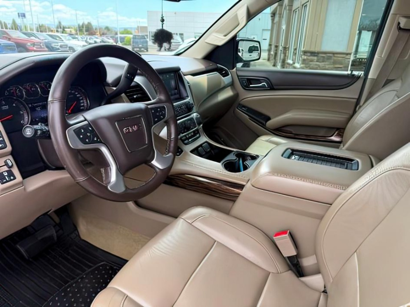 2016 WHITE /LEATHER GMC Yukon (1GKS2BKC6GR) with an 53L V8 VORTEC engine, Automatic transmission, located at 1175 N Woodruff Ave, Idaho Falls, ID, 83401, 43.506901, -111.999657 - At Timberline Auto, finding a great deal on your next vehicle is always easy! Our experienced sales staff goal is to help find you the right vehicle at the right price! Our knowledgeable finance department has options for almost any credit score. We offer extended service contract options to prot - Photo#16