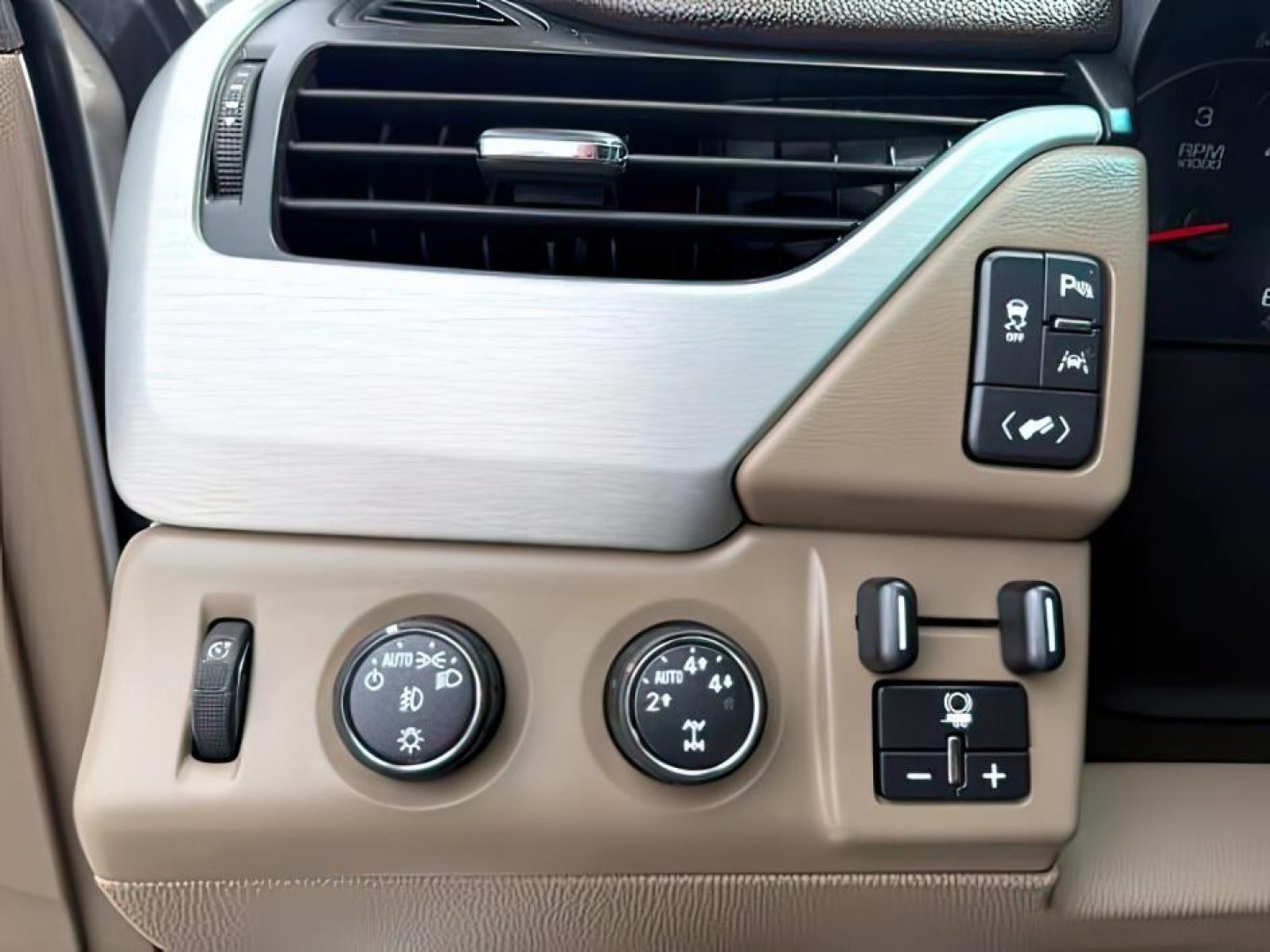 2016 WHITE /LEATHER GMC Yukon (1GKS2BKC6GR) with an 53L V8 VORTEC engine, Automatic transmission, located at 1175 N Woodruff Ave, Idaho Falls, ID, 83401, 43.506901, -111.999657 - At Timberline Auto, finding a great deal on your next vehicle is always easy! Our experienced sales staff goal is to help find you the right vehicle at the right price! Our knowledgeable finance department has options for almost any credit score. We offer extended service contract options to prot - Photo#24