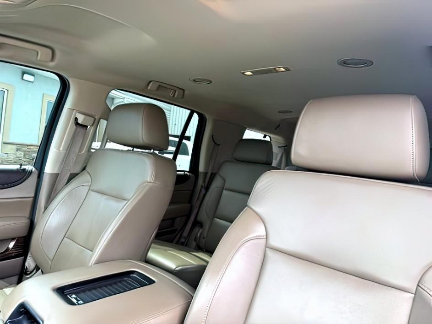 2016 WHITE /LEATHER GMC Yukon (1GKS2BKC6GR) with an 53L V8 VORTEC engine, Automatic transmission, located at 1175 N Woodruff Ave, Idaho Falls, ID, 83401, 43.506901, -111.999657 - At Timberline Auto, finding a great deal on your next vehicle is always easy! Our experienced sales staff goal is to help find you the right vehicle at the right price! Our knowledgeable finance department has options for almost any credit score. We offer extended service contract options to prot - Photo#25