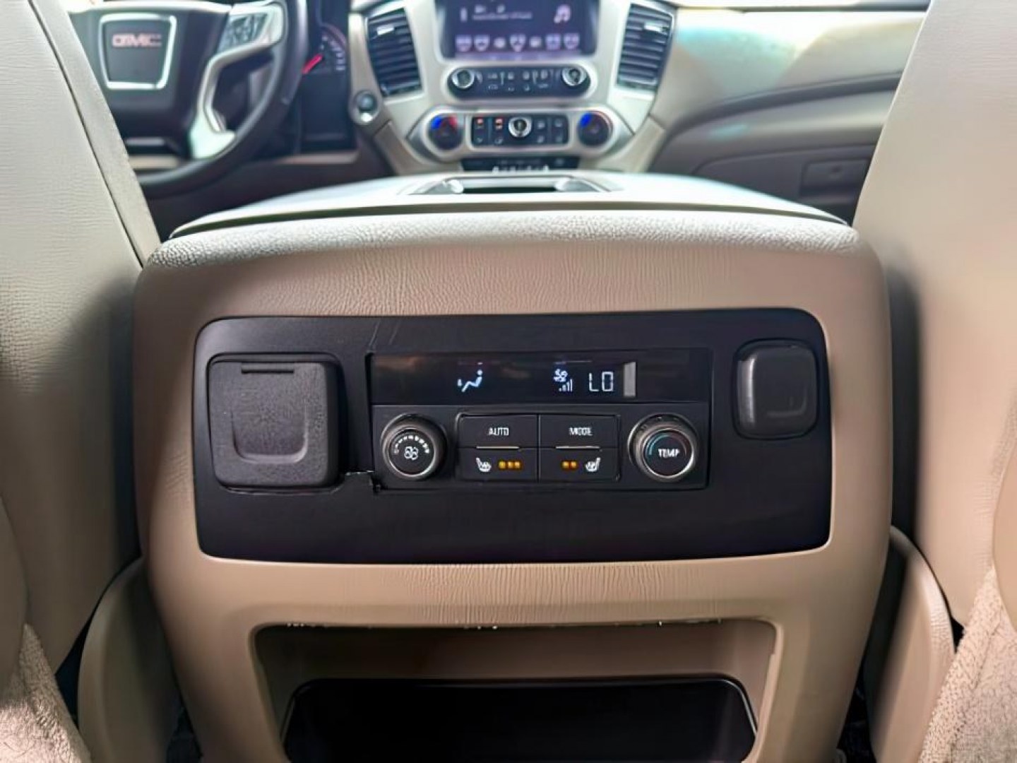2016 WHITE /LEATHER GMC Yukon (1GKS2BKC6GR) with an 53L V8 VORTEC engine, Automatic transmission, located at 1175 N Woodruff Ave, Idaho Falls, ID, 83401, 43.506901, -111.999657 - At Timberline Auto, finding a great deal on your next vehicle is always easy! Our experienced sales staff goal is to help find you the right vehicle at the right price! Our knowledgeable finance department has options for almost any credit score. We offer extended service contract options to prot - Photo#28