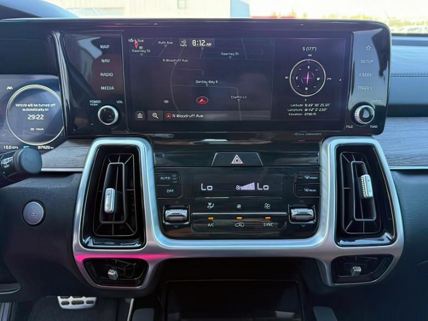 2021 SILVER /LEATHER KIA Sorento (5XYRKDLF3MG) with an 25L I4 TURBO engine, Automatic transmission, located at 1175 N Woodruff Ave, Idaho Falls, ID, 83401, 43.506901, -111.999657 - At Timberline Auto, finding a great deal on your next vehicle is always easy! Our experienced sales staff goal is to help find you the right vehicle at the right price! Our knowledgeable finance department has options for almost any credit score. We offer extended service contract options to prot - Photo#16