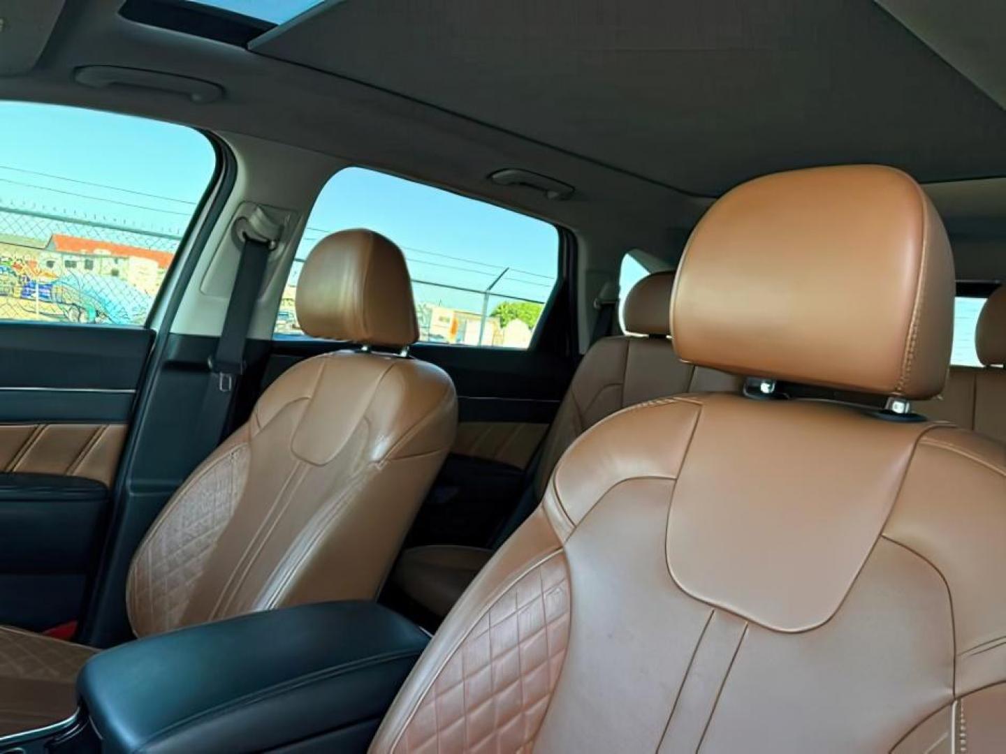 2021 SILVER /LEATHER KIA Sorento (5XYRKDLF3MG) with an 25L I4 TURBO engine, Automatic transmission, located at 1175 N Woodruff Ave, Idaho Falls, ID, 83401, 43.506901, -111.999657 - At Timberline Auto, finding a great deal on your next vehicle is always easy! Our experienced sales staff goal is to help find you the right vehicle at the right price! Our knowledgeable finance department has options for almost any credit score. We offer extended service contract options to prot - Photo#24