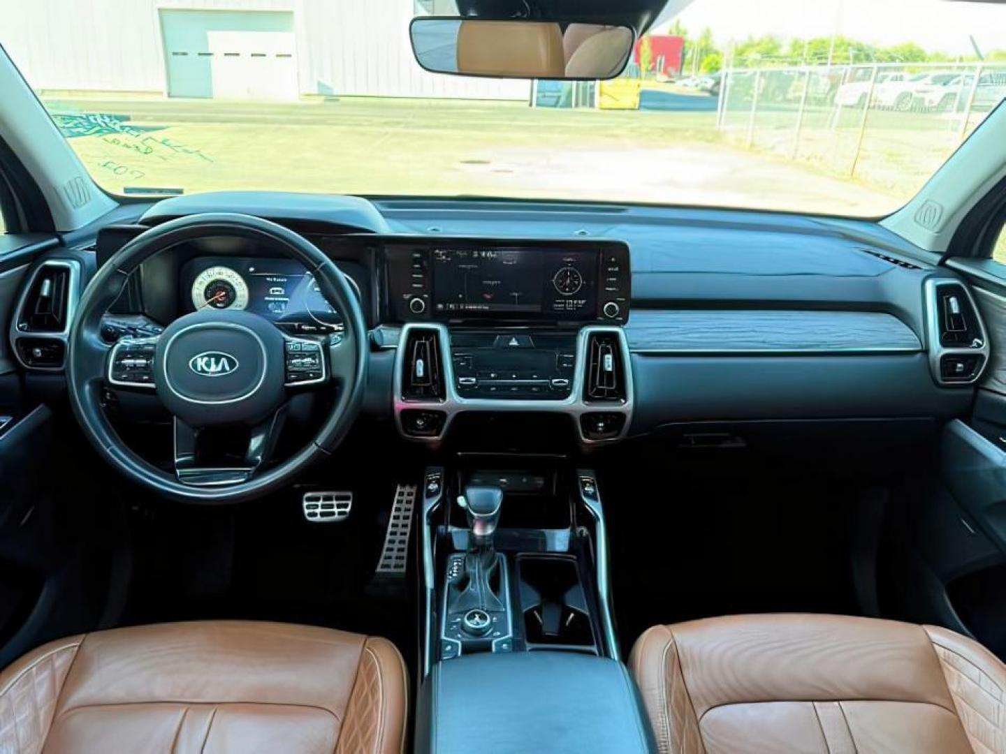 2021 SILVER /LEATHER KIA Sorento (5XYRKDLF3MG) with an 25L I4 TURBO engine, Automatic transmission, located at 1175 N Woodruff Ave, Idaho Falls, ID, 83401, 43.506901, -111.999657 - At Timberline Auto, finding a great deal on your next vehicle is always easy! Our experienced sales staff goal is to help find you the right vehicle at the right price! Our knowledgeable finance department has options for almost any credit score. We offer extended service contract options to prot - Photo#26