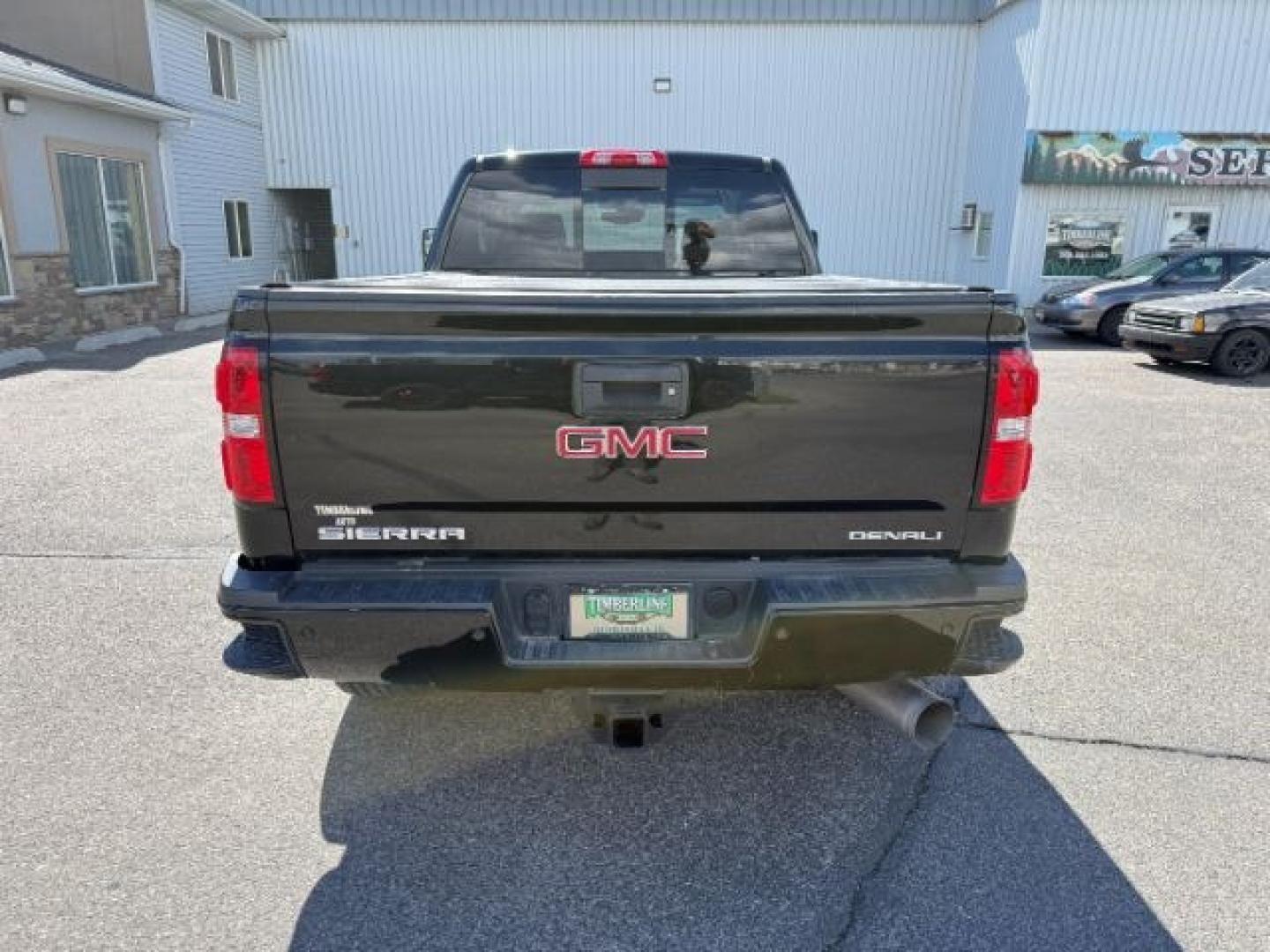 2018 BLACK /Jet Black GMC Sierra 2500HD Denali (1GT12UEY3JF) with an Duramax 6.6L V-8 diesel direct injection engine, AUTOMATIC transmission, located at 1235 N Woodruff Ave., Idaho Falls, 83401, (208) 523-1053, 43.507172, -112.000488 - At Timberline Auto, finding a great deal on your next vehicle is always easy! Our experienced sales staff goal is to help find you the right vehicle at the right price! Our knowledgeable finance department has options for almost any credit score. We offer extended service contract options to prot - Photo#32