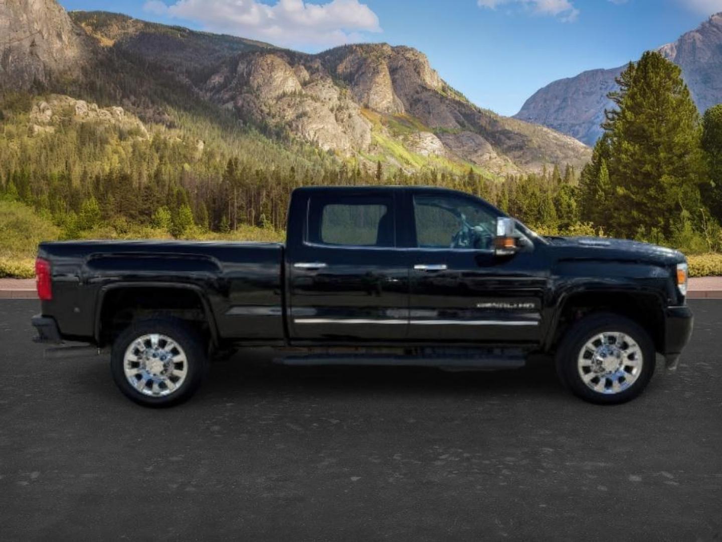 2018 BLACK /Jet Black GMC Sierra 2500HD Denali (1GT12UEY3JF) with an Duramax 6.6L V-8 diesel direct injection engine, AUTOMATIC transmission, located at 1235 N Woodruff Ave., Idaho Falls, 83401, (208) 523-1053, 43.507172, -112.000488 - At Timberline Auto, finding a great deal on your next vehicle is always easy! Our experienced sales staff goal is to help find you the right vehicle at the right price! Our knowledgeable finance department has options for almost any credit score. We offer extended service contract options to prot - Photo#7