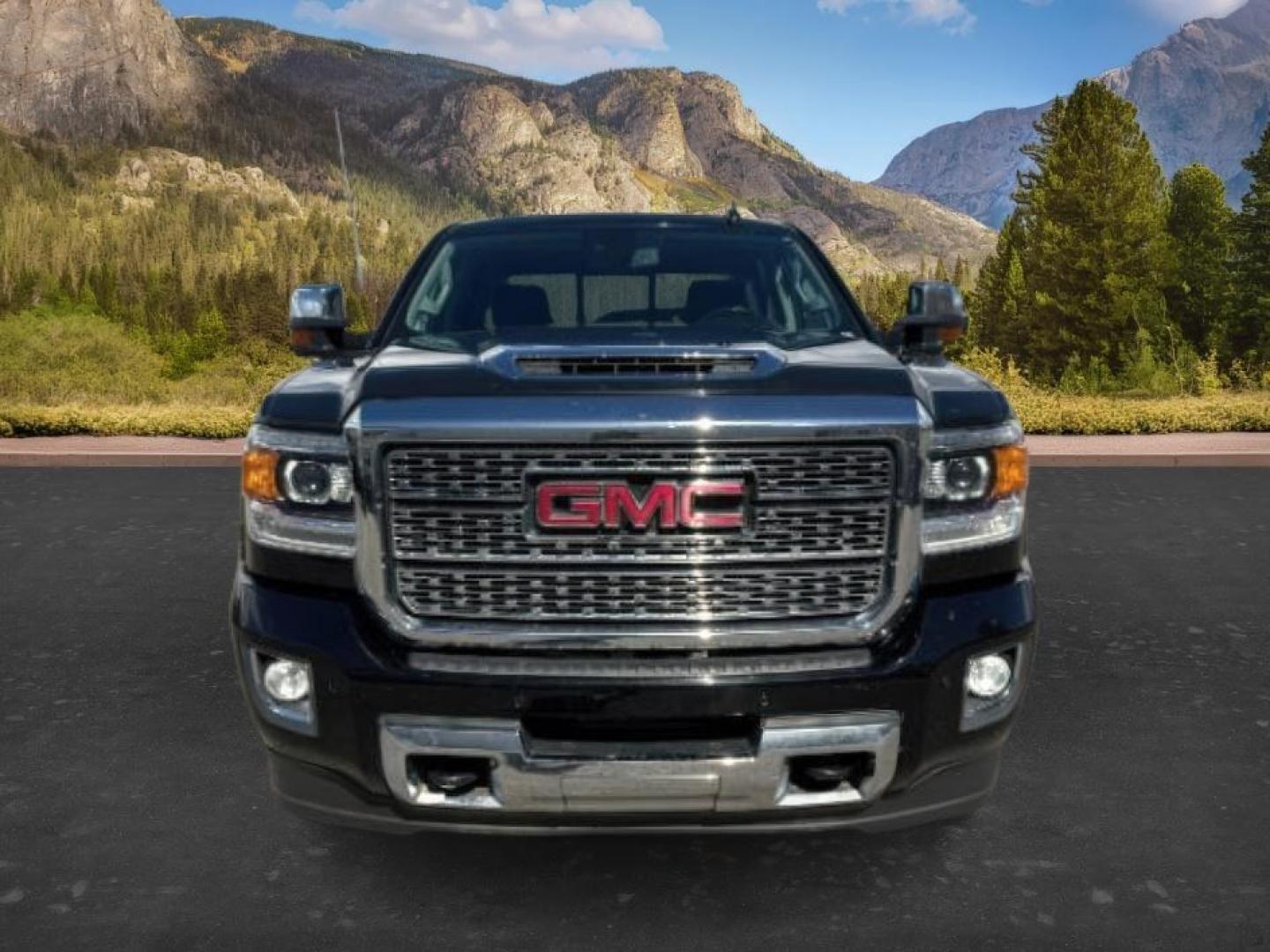 2018 BLACK /Jet Black GMC Sierra 2500HD Denali (1GT12UEY3JF) with an Duramax 6.6L V-8 diesel direct injection engine, AUTOMATIC transmission, located at 1235 N Woodruff Ave., Idaho Falls, 83401, (208) 523-1053, 43.507172, -112.000488 - At Timberline Auto, finding a great deal on your next vehicle is always easy! Our experienced sales staff goal is to help find you the right vehicle at the right price! Our knowledgeable finance department has options for almost any credit score. We offer extended service contract options to prot - Photo#9
