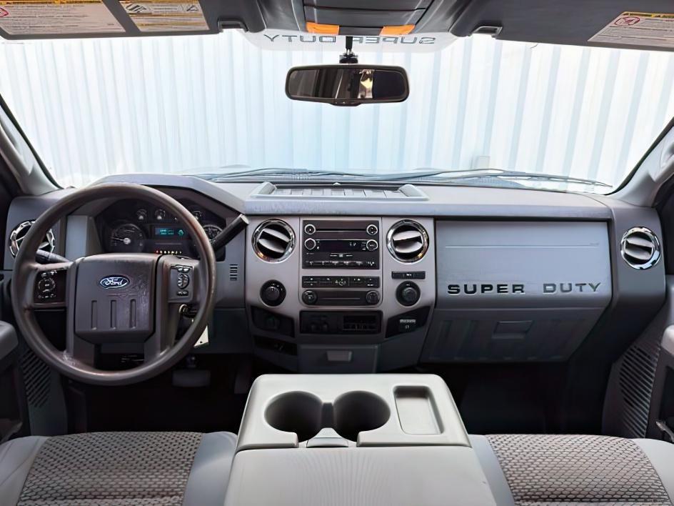 2013 GRAY /BLACK Ford F-350 (1FT8W3BTXDE) with an Powerstroke 67L V-8 diesel direct injection engine, Automatic transmission, located at 1175 N Woodruff Ave, Idaho Falls, ID, 83401, 43.506901, -111.999657 - Heavy duty strength and serious truck utility come together in this 2013 Ford F-350 Super Duty Crew Cab equipped with a 6.7L Power Stroke turbo diesel engine and four wheel drive capability. Diesel power and Super Duty engineering make this truck a strong fit for towing trailers, hauling equipment,- Photo#22