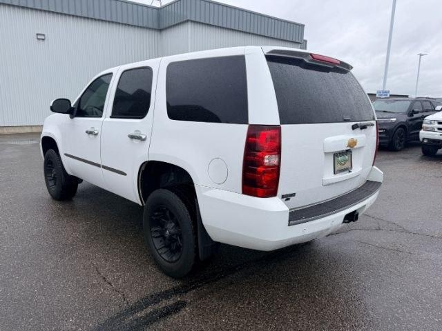 2013 WHITE /Ebony Leather Interior Chevrolet Tahoe (1GNSKBE09DR) with an 53L V8 OHV 16V FFV engine, Automatic transmission, located at 1175 N Woodruff Ave, Idaho Falls, ID, 83401, 43.506901, -111.999657 - At Timberline Auto, finding a great deal on your next vehicle is always easy! Our experienced sales staff goal is to help find you the right vehicle at the right price! Our knowledgeable finance department has options for almost any credit score. We offer extended service contract options to prot- Photo#31