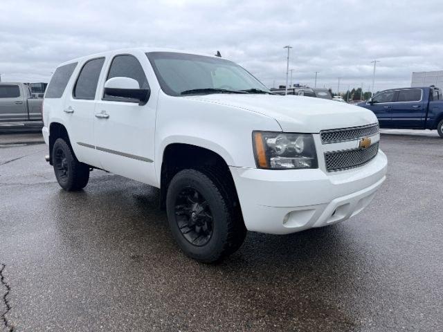 2013 WHITE /Ebony Leather Interior Chevrolet Tahoe (1GNSKBE09DR) with an 53L V8 OHV 16V FFV engine, Automatic transmission, located at 1175 N Woodruff Ave, Idaho Falls, ID, 83401, 43.506901, -111.999657 - At Timberline Auto, finding a great deal on your next vehicle is always easy! Our experienced sales staff goal is to help find you the right vehicle at the right price! Our knowledgeable finance department has options for almost any credit score. We offer extended service contract options to prot- Photo#38