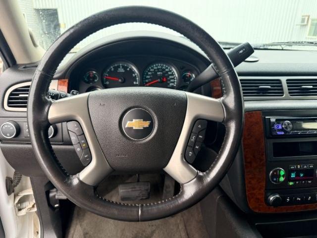 2013 WHITE /Ebony Leather Interior Chevrolet Tahoe (1GNSKBE09DR) with an 53L V8 OHV 16V FFV engine, Automatic transmission, located at 1175 N Woodruff Ave, Idaho Falls, ID, 83401, 43.506901, -111.999657 - At Timberline Auto, finding a great deal on your next vehicle is always easy! Our experienced sales staff goal is to help find you the right vehicle at the right price! Our knowledgeable finance department has options for almost any credit score. We offer extended service contract options to prot- Photo#45