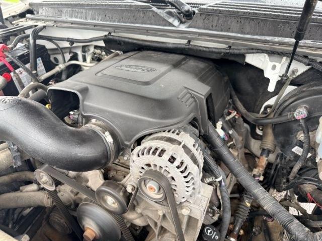 2013 WHITE /Ebony Leather Interior Chevrolet Tahoe (1GNSKBE09DR) with an 53L V8 OHV 16V FFV engine, Automatic transmission, located at 1175 N Woodruff Ave, Idaho Falls, ID, 83401, 43.506901, -111.999657 - At Timberline Auto, finding a great deal on your next vehicle is always easy! Our experienced sales staff goal is to help find you the right vehicle at the right price! Our knowledgeable finance department has options for almost any credit score. We offer extended service contract options to prot- Photo#57