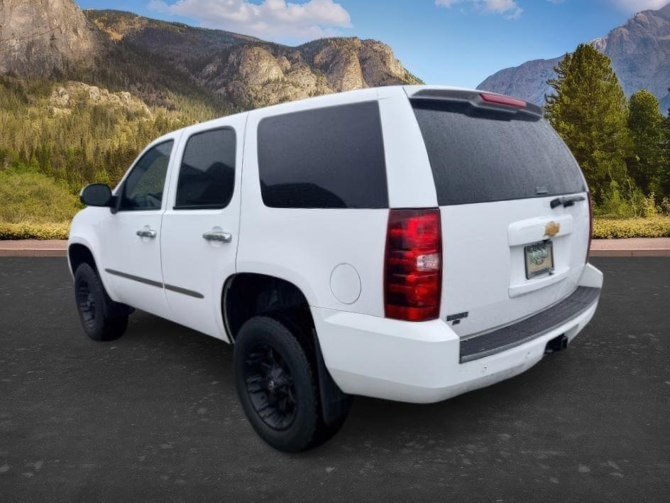 2013 WHITE /Ebony Leather Interior Chevrolet Tahoe (1GNSKBE09DR) with an 53L V8 OHV 16V FFV engine, Automatic transmission, located at 1175 N Woodruff Ave, Idaho Falls, ID, 83401, 43.506901, -111.999657 - At Timberline Auto, finding a great deal on your next vehicle is always easy! Our experienced sales staff goal is to help find you the right vehicle at the right price! Our knowledgeable finance department has options for almost any credit score. We offer extended service contract options to prot- Photo#2