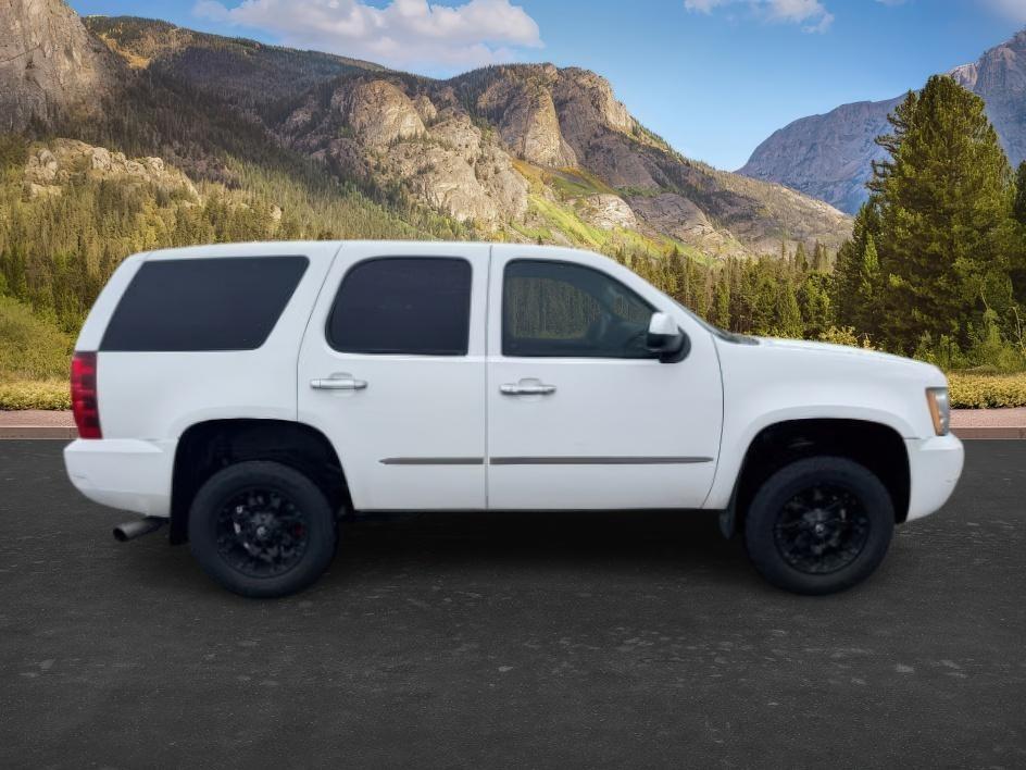 2013 WHITE /Ebony Leather Interior Chevrolet Tahoe (1GNSKBE09DR) with an 53L V8 OHV 16V FFV engine, Automatic transmission, located at 1175 N Woodruff Ave, Idaho Falls, ID, 83401, 43.506901, -111.999657 - At Timberline Auto, finding a great deal on your next vehicle is always easy! Our experienced sales staff goal is to help find you the right vehicle at the right price! Our knowledgeable finance department has options for almost any credit score. We offer extended service contract options to prot- Photo#8