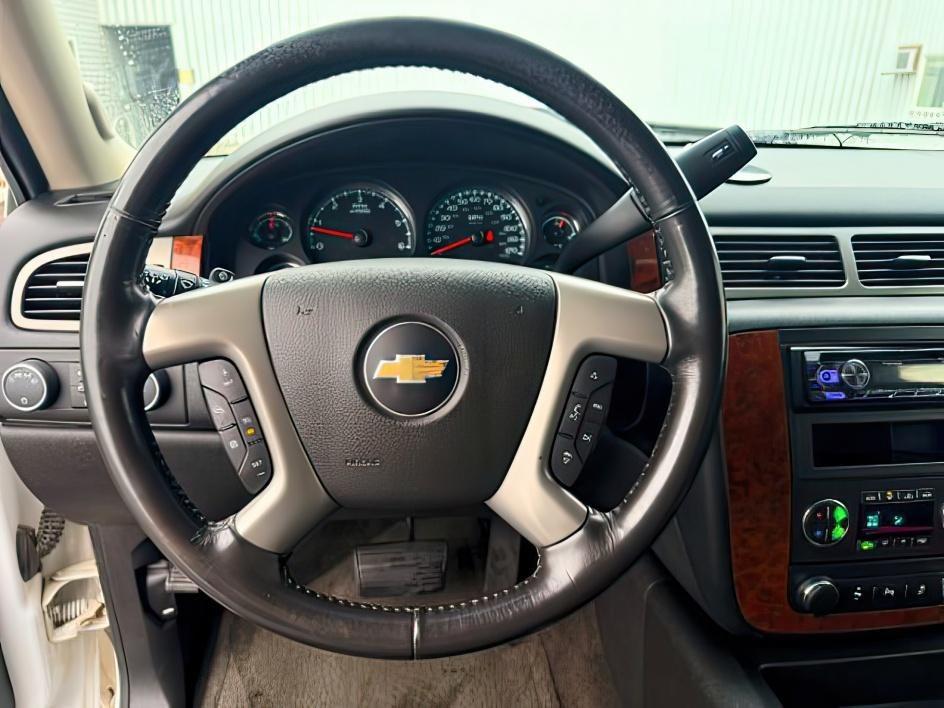 2013 WHITE /Ebony Leather Interior Chevrolet Tahoe (1GNSKBE09DR) with an 53L V8 OHV 16V FFV engine, Automatic transmission, located at 1175 N Woodruff Ave, Idaho Falls, ID, 83401, 43.506901, -111.999657 - At Timberline Auto, finding a great deal on your next vehicle is always easy! Our experienced sales staff goal is to help find you the right vehicle at the right price! Our knowledgeable finance department has options for almost any credit score. We offer extended service contract options to prot- Photo#16