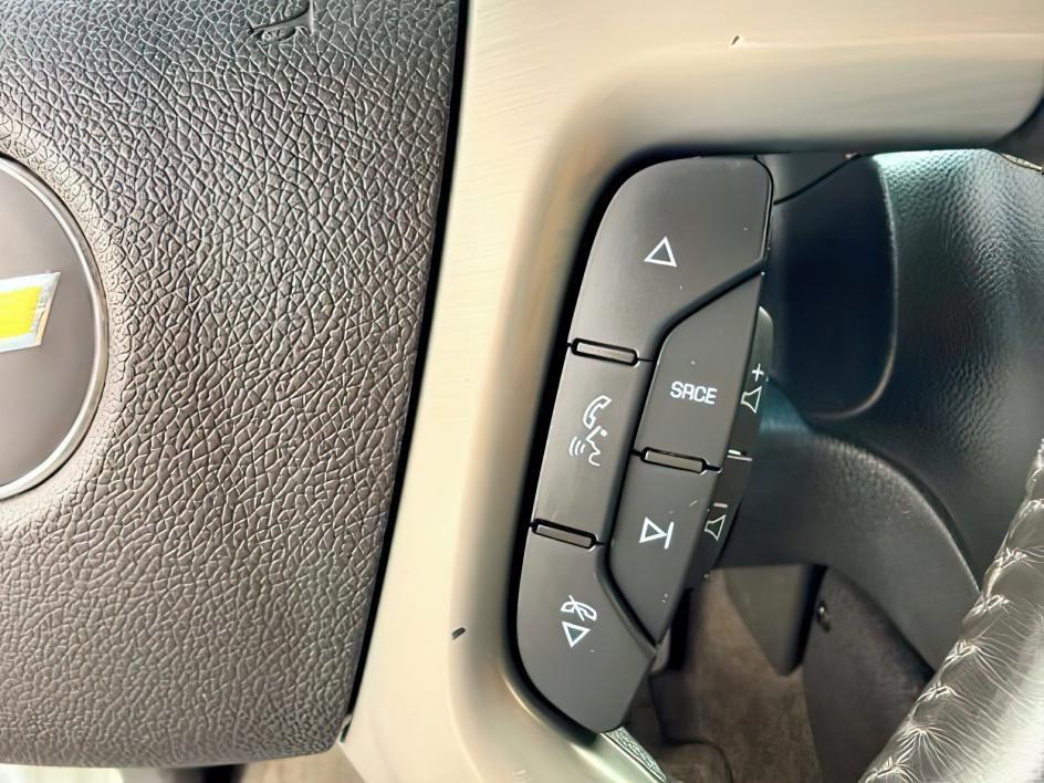 2013 WHITE /Ebony Leather Interior Chevrolet Tahoe (1GNSKBE09DR) with an 53L V8 OHV 16V FFV engine, Automatic transmission, located at 1175 N Woodruff Ave, Idaho Falls, ID, 83401, 43.506901, -111.999657 - At Timberline Auto, finding a great deal on your next vehicle is always easy! Our experienced sales staff goal is to help find you the right vehicle at the right price! Our knowledgeable finance department has options for almost any credit score. We offer extended service contract options to prot- Photo#20